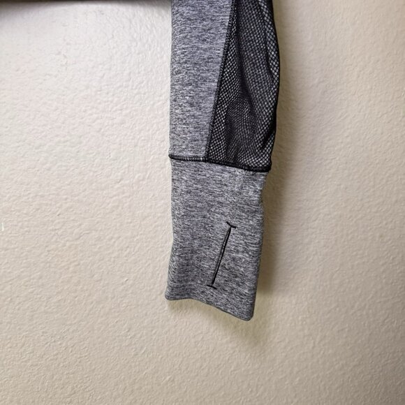 Victoria’s Secret Sport Cropped Workout Top Gray Size Large Netted - Picture 9 of 9